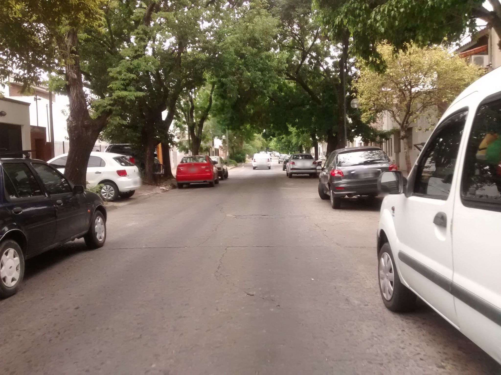 Street view near Belarmino Hostel Point, La Plata — © nicfer (CC BY-SA · Mapillary)