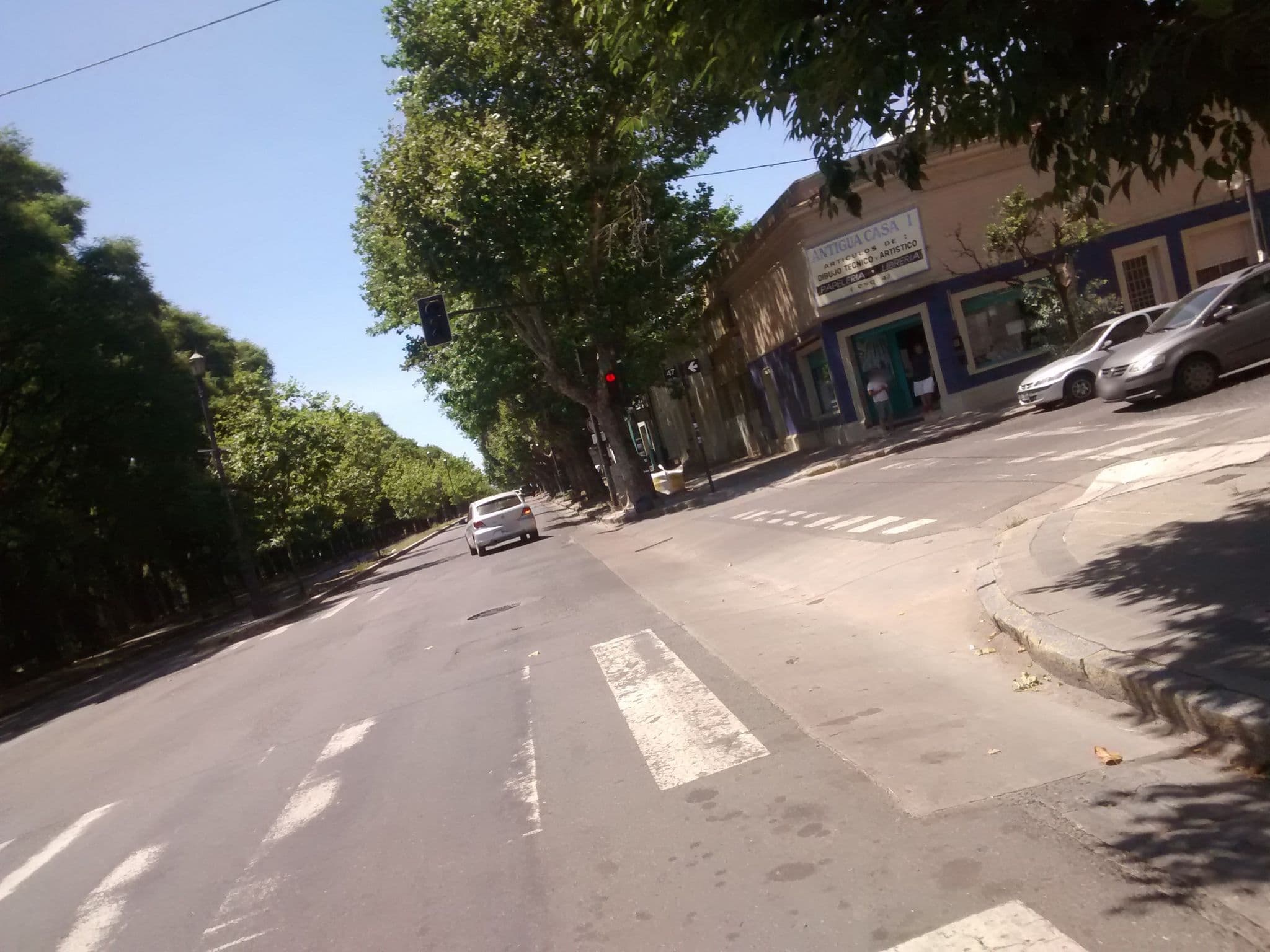 Street view near hostel uno, La Plata — © nicfer (CC BY-SA · Mapillary)