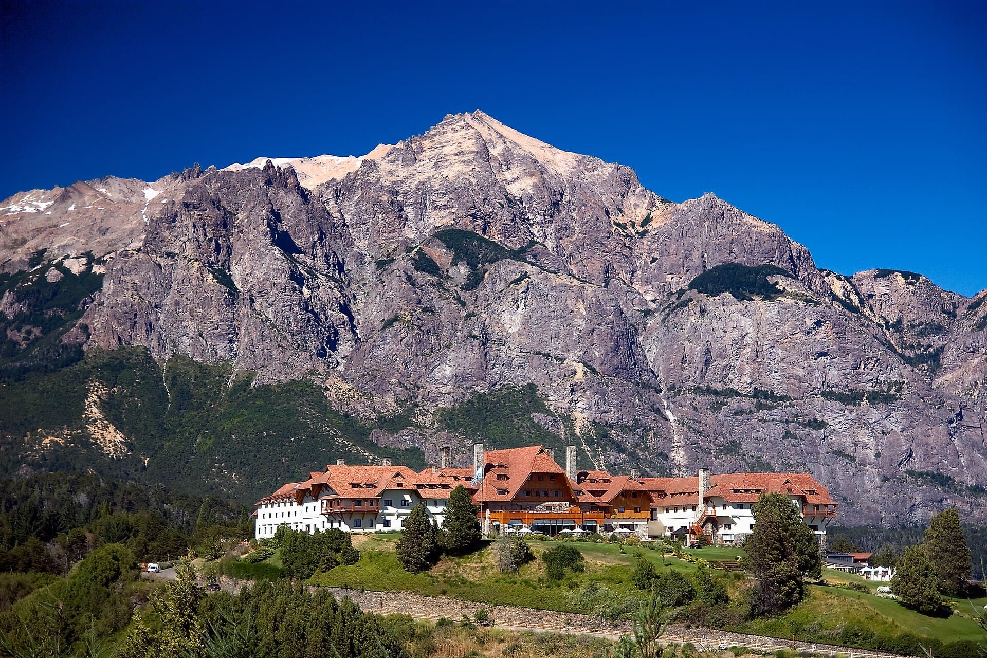 Llao Llao Hotel (via Wikimedia Commons, CC BY 2.0)