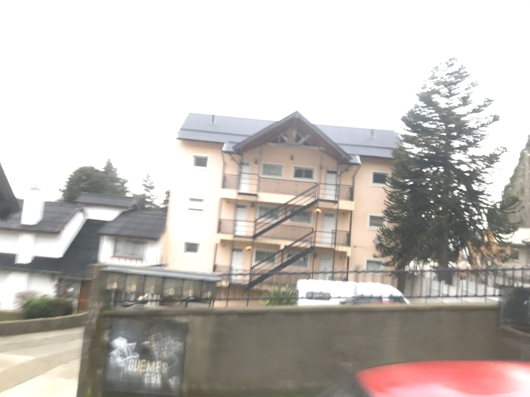 Street view near Hosteria Güemes, San Carlos de Bariloche — © ejegg (CC BY-SA · Mapillary)