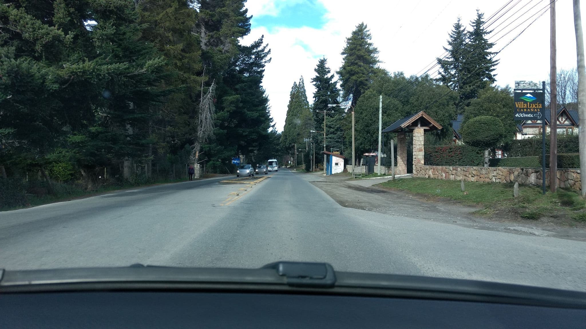 Street view near Mont Blanc Bungalows, San Carlos de Bariloche — © martinvilu (CC BY-SA · Mapillary)