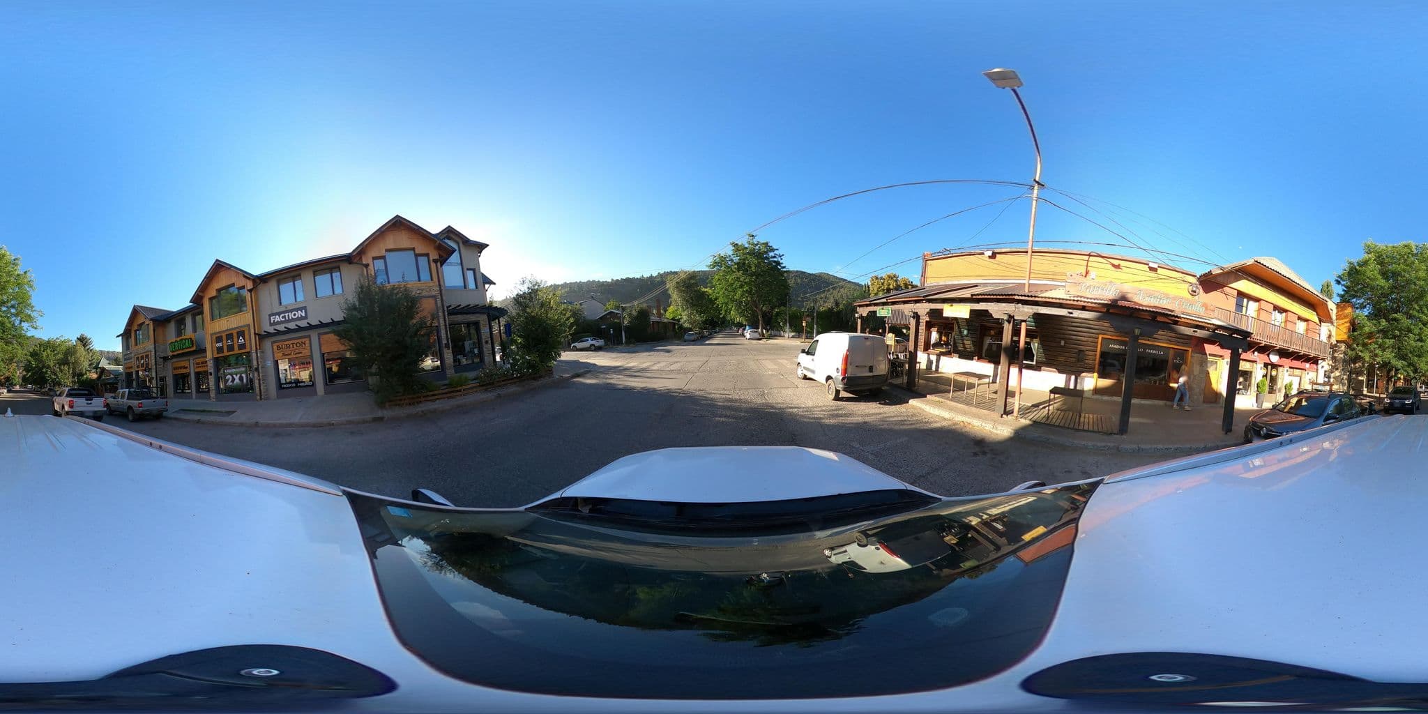 Street view near Departamento Mariano Moreno, San Martín de los Andes — © Kaart_Local (CC BY-SA · Mapillary)
