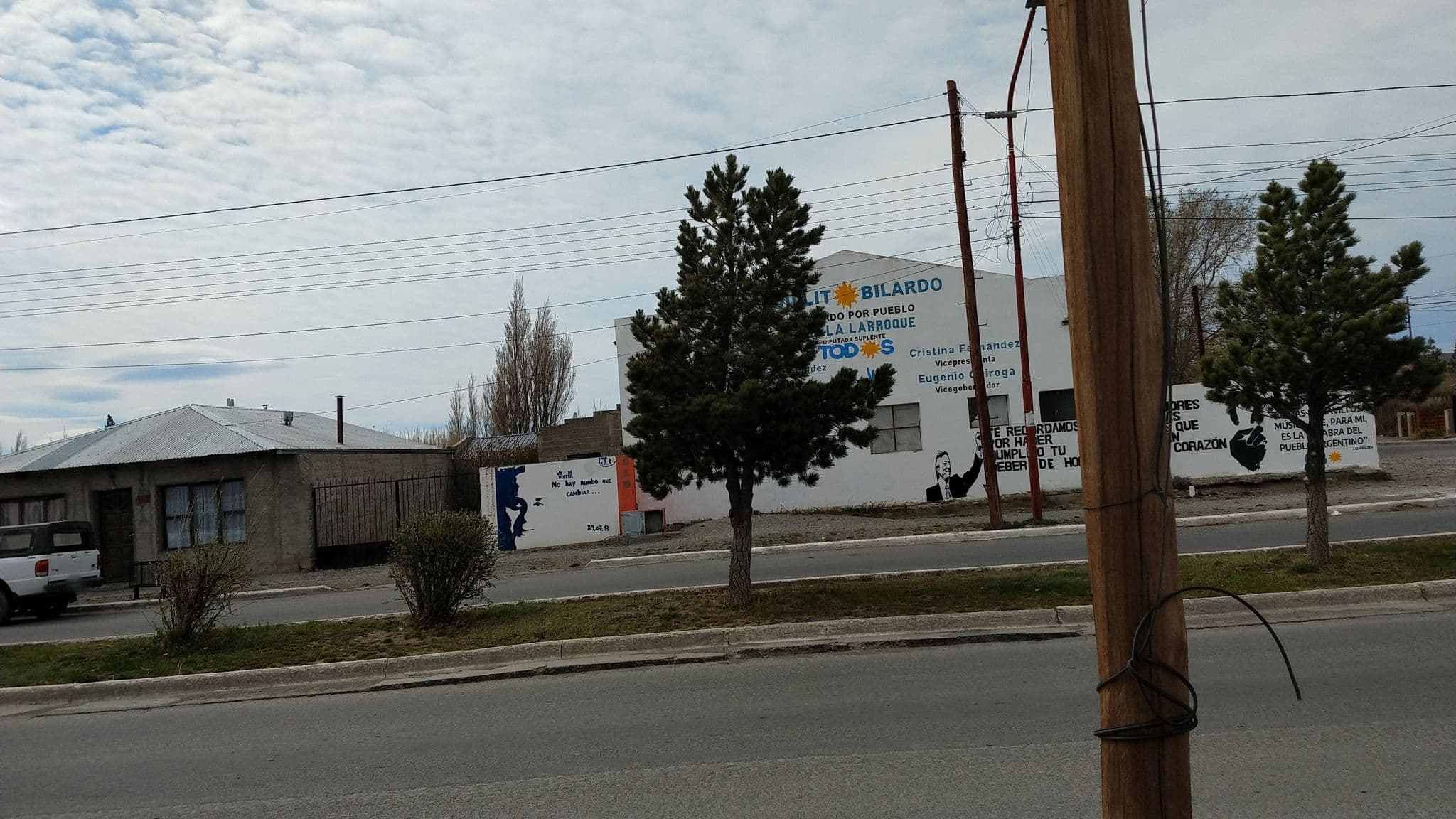 Street view near Cabañas Koshem, Perito Moreno — © gusu (CC BY-SA · Mapillary)