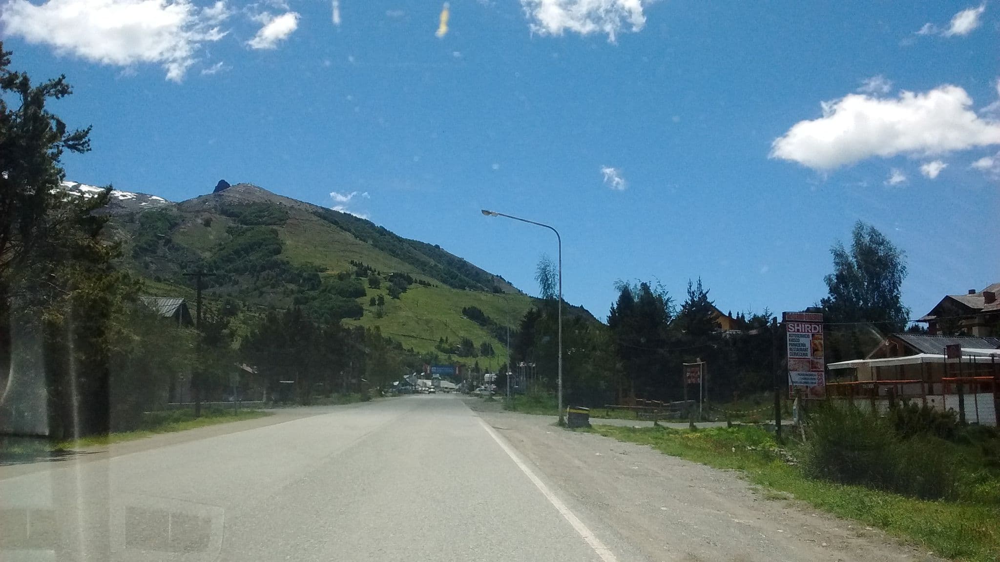 Street view near Sudbruck Hosteria Club, San Carlos de Bariloche — © mweper (CC BY-SA · Mapillary)