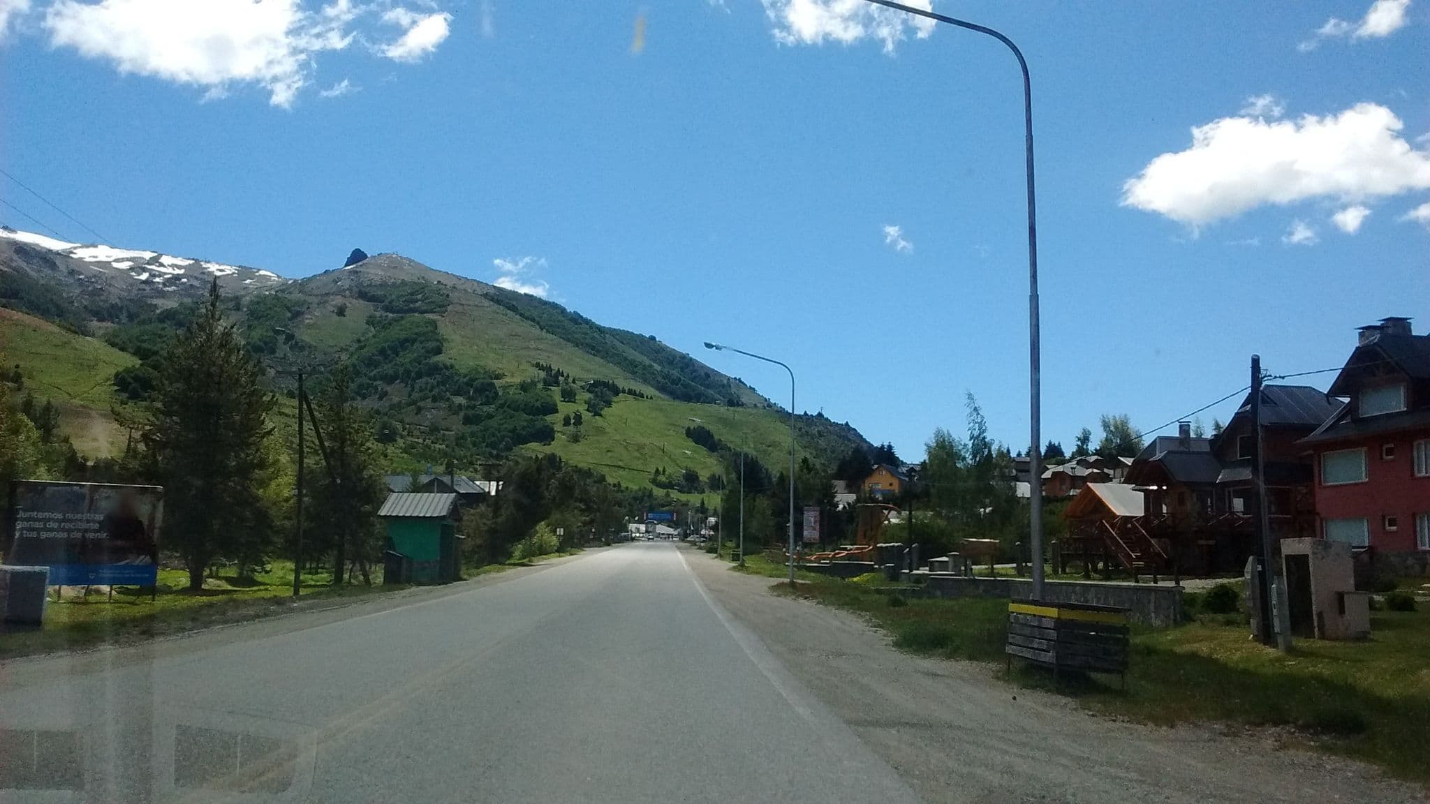 Street view near Aquelarre, San Carlos de Bariloche — © mweper (CC BY-SA · Mapillary)