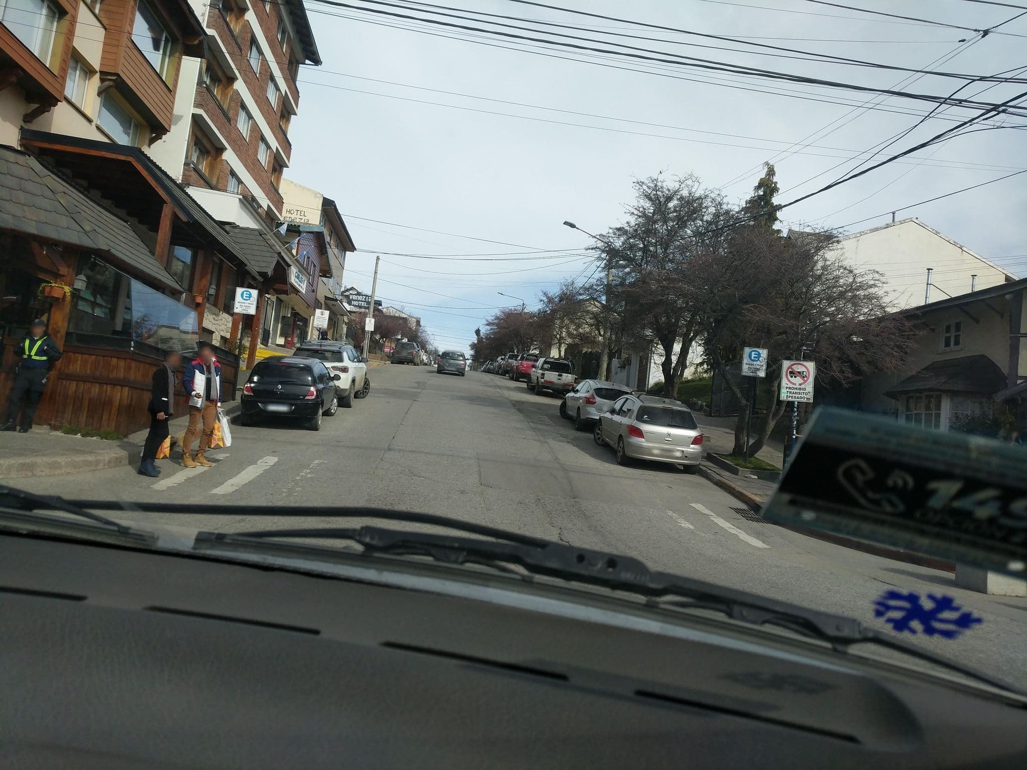 Street view near Hostel Condor de la Patagonia, San Carlos de Bariloche — © zentown (CC BY-SA · Mapillary)