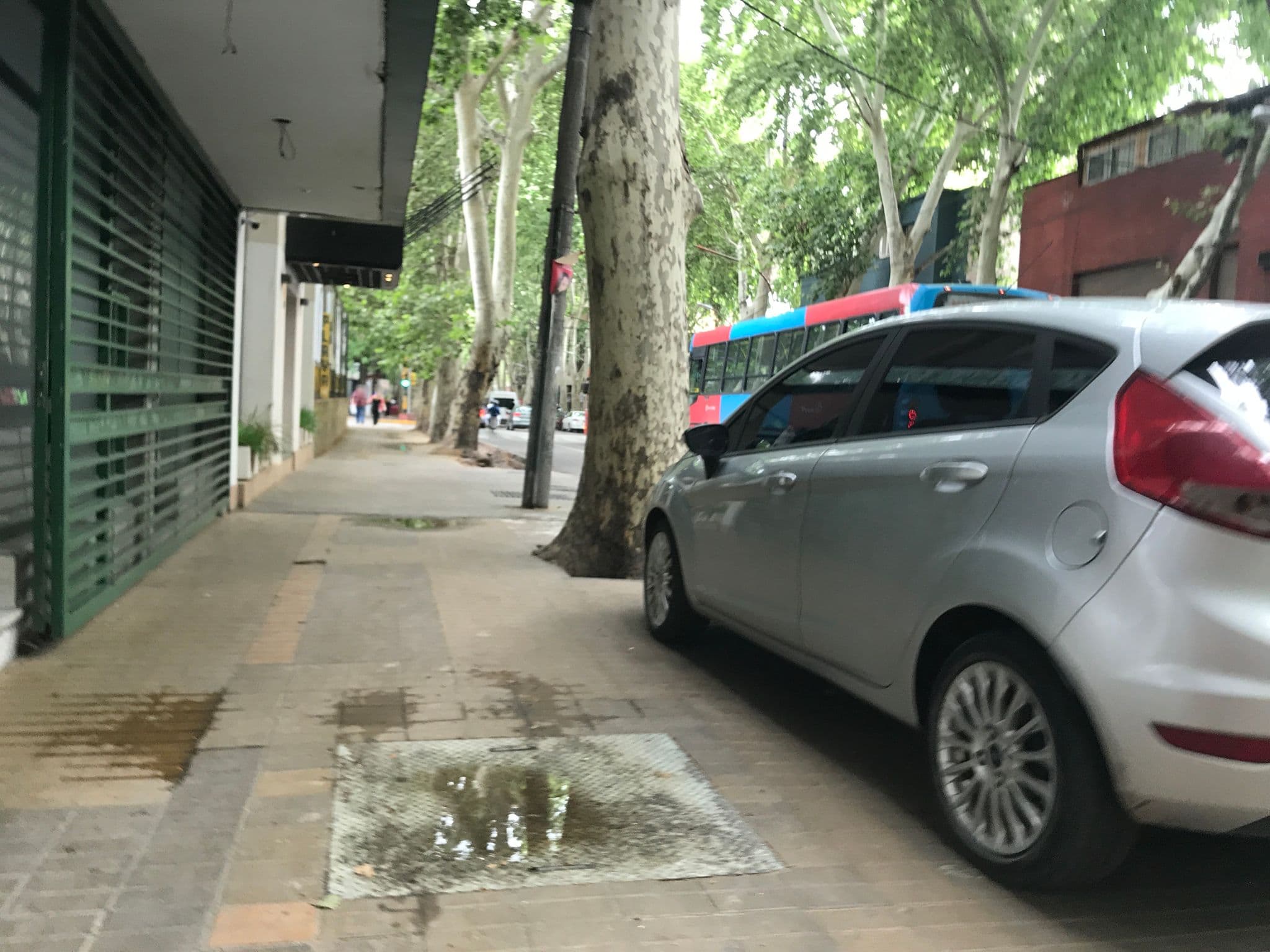 Street view near Park Vendimia Suites, Mendoza — © miguel_andrade (CC BY-SA · Mapillary)