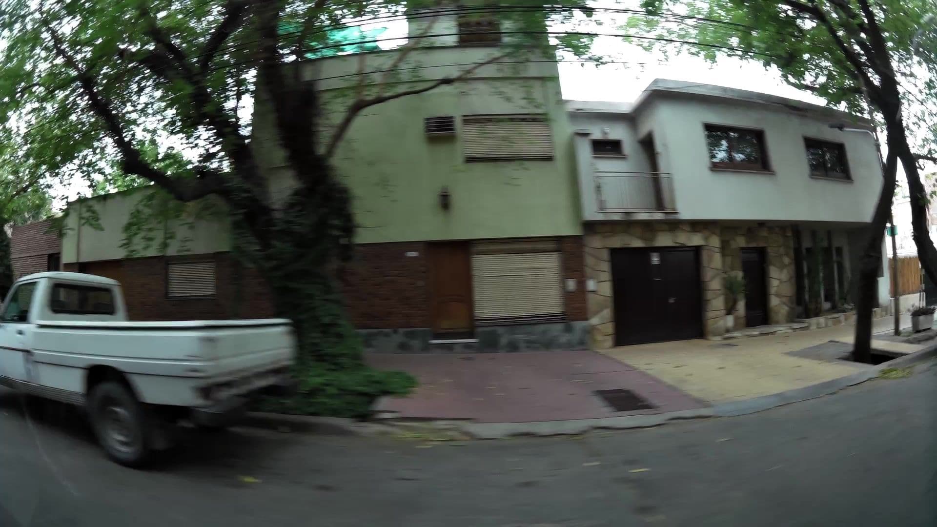 Street view near Departamento Temporario Céntrico Mendoza, Mendoza — © kaartcam (CC BY-SA · Mapillary)