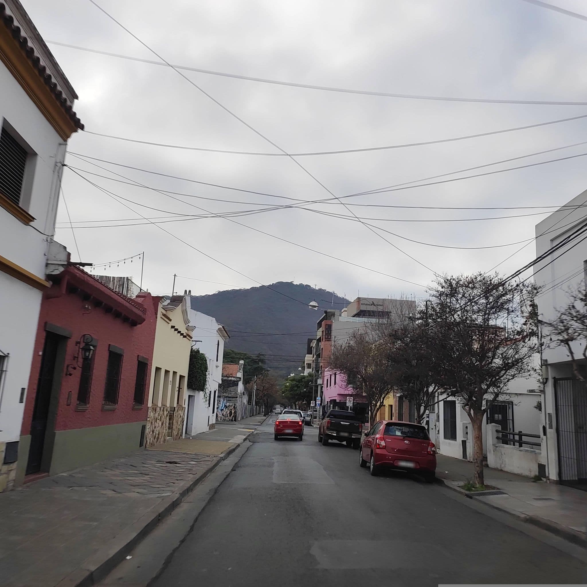 Street view near Hotel boutique Casa La Teresita, Salta — © diegokrein (CC BY-SA · Mapillary)