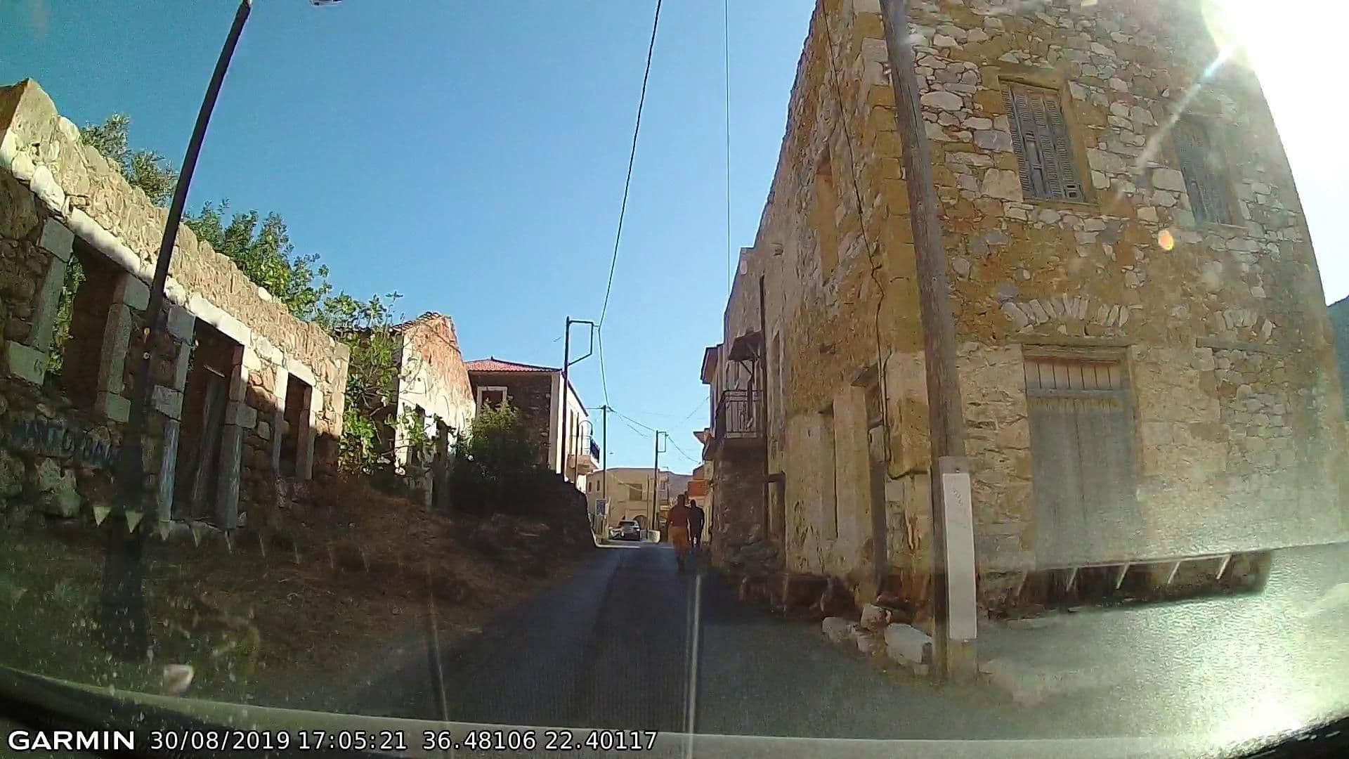 Street view near laula, Oítilon — © pppetros (CC BY-SA · Mapillary)