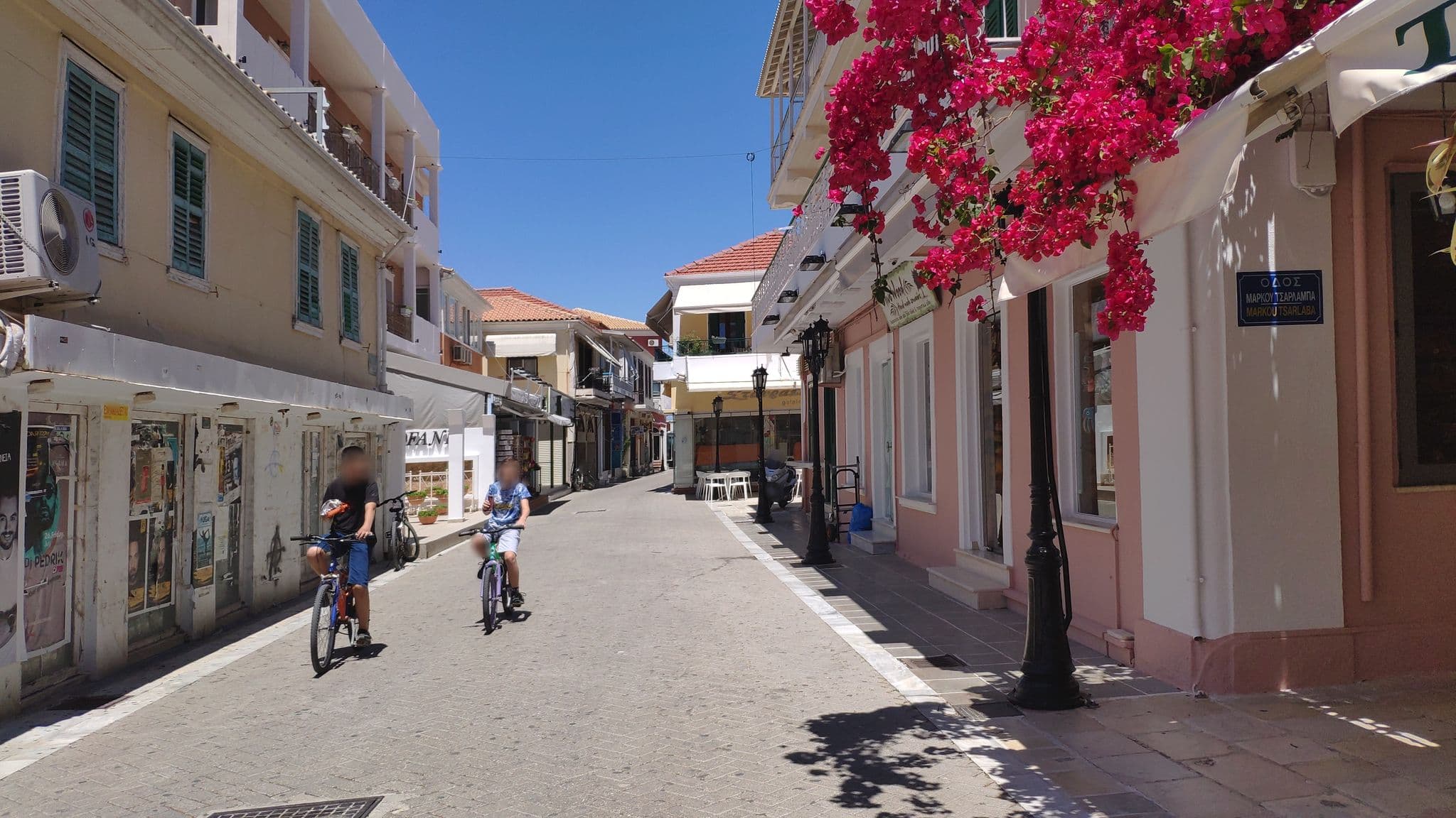 Street view near Santa Mavra Hotel, Lefkáda — © pppetros (CC BY-SA · Mapillary)
