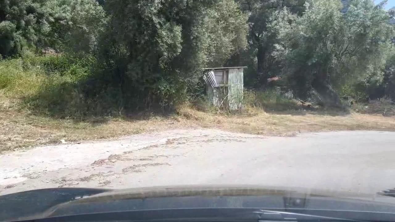 Street view near Captain Nick Studios - Σκλαβενιτησ Σπυροσ, Nidhríon — © roadroid (CC BY-SA · Mapillary)