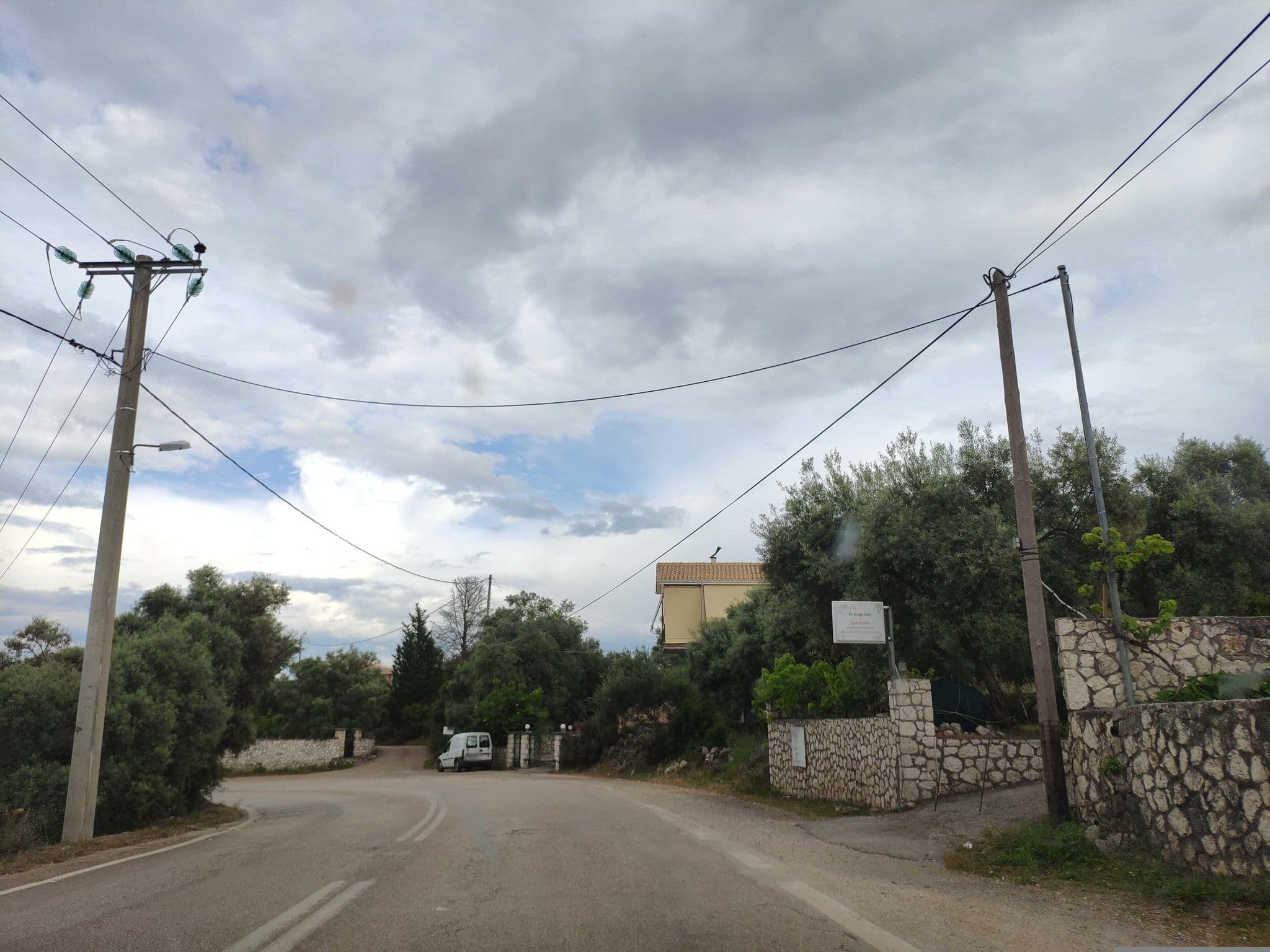 Street view near Laertis, Lefkáda — © pppetros (CC BY-SA · Mapillary)