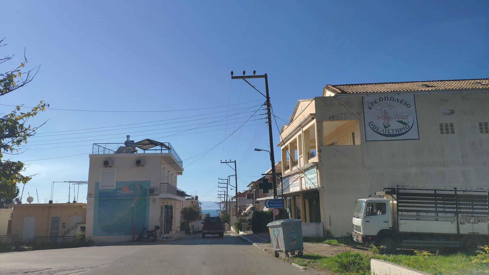 Street view near Vounaki Beach Hotel & Marina, Pálairos — © pppetros (CC BY-SA · Mapillary)