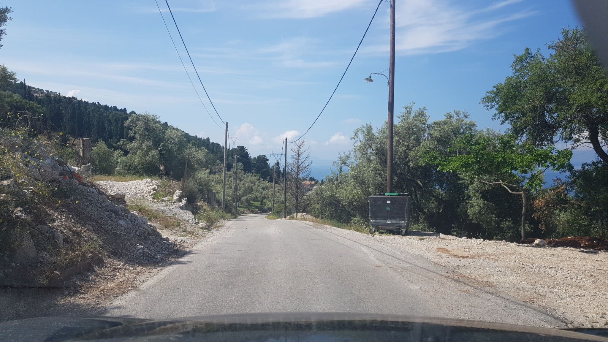 Street view near South Side, Nidhríon — © roadroid (CC BY-SA · Mapillary)