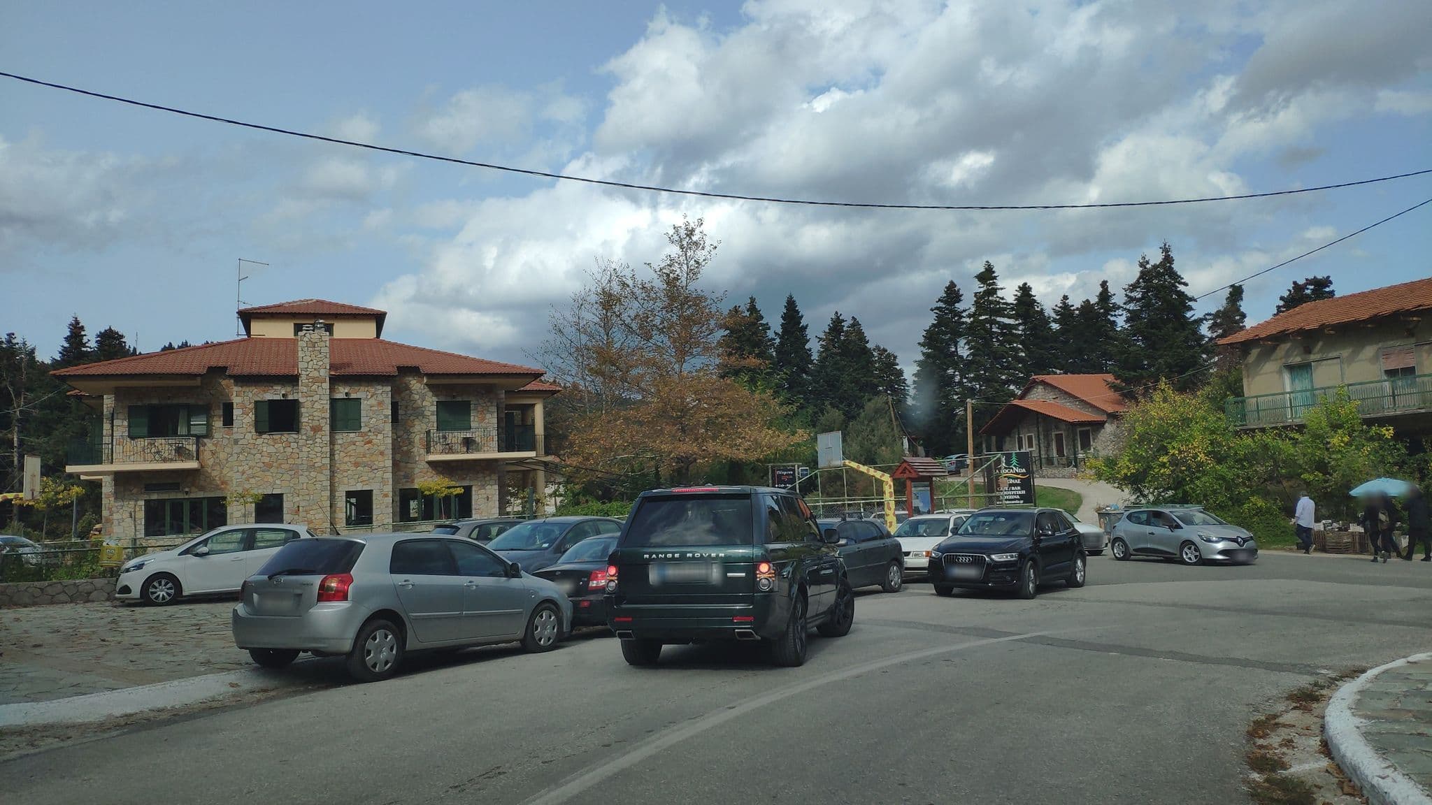Street view near Ξενώνας Πέτρινο, Graviá — © pppetros (CC BY-SA · Mapillary)