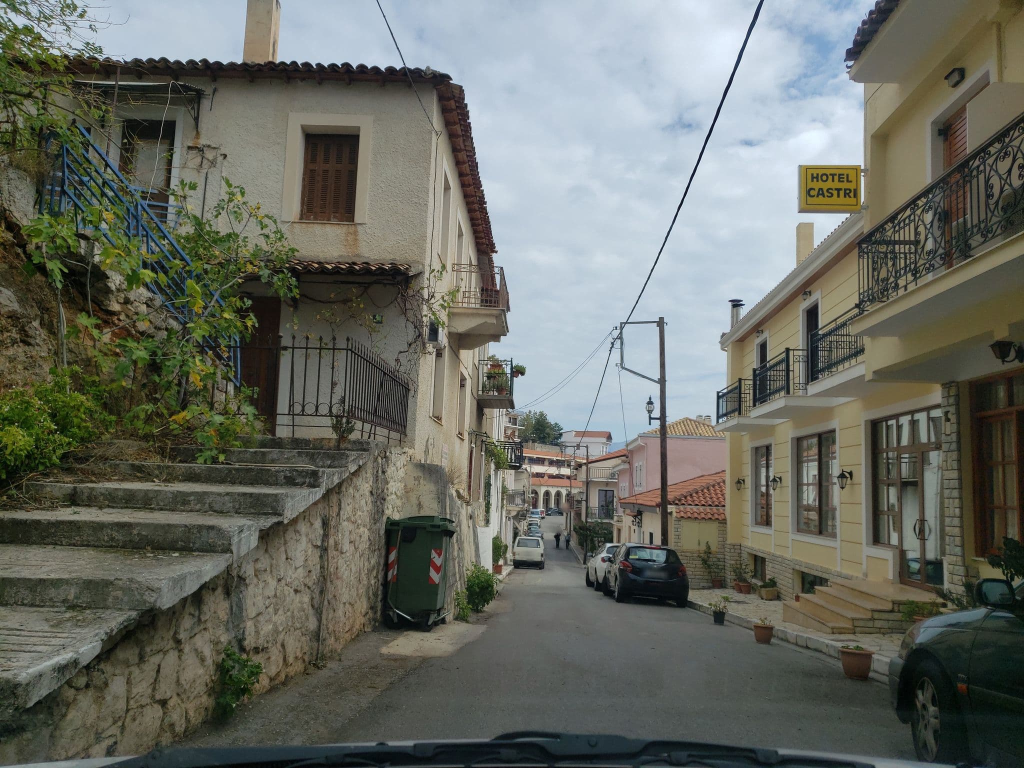 Street view near Castri, Delphi — © muthu (CC BY-SA · Mapillary)