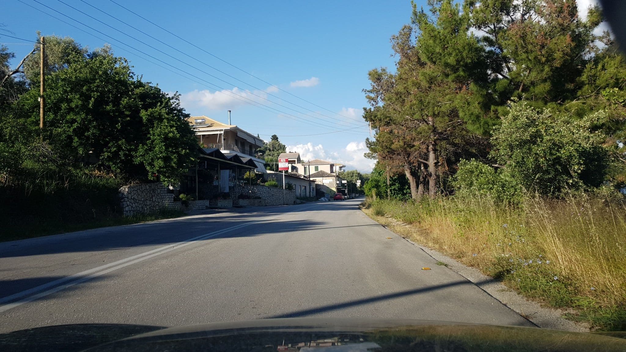 Street view near Tropicana inn, Nidhríon — © roadroid (CC BY-SA · Mapillary)