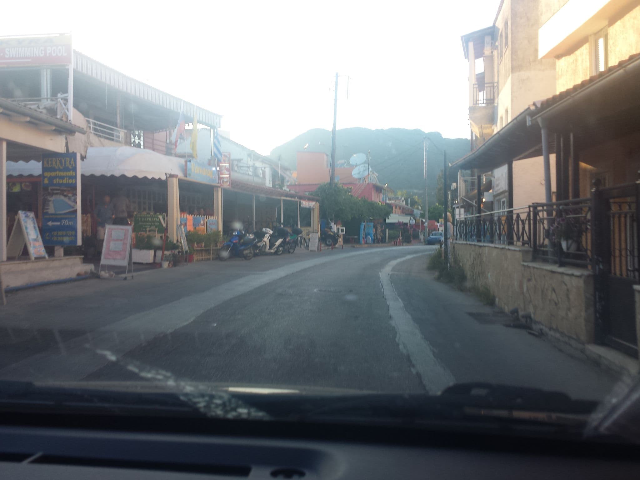 Street view near Theofilia Studios, Kynopiástes — © fredrik (CC BY-SA · Mapillary)