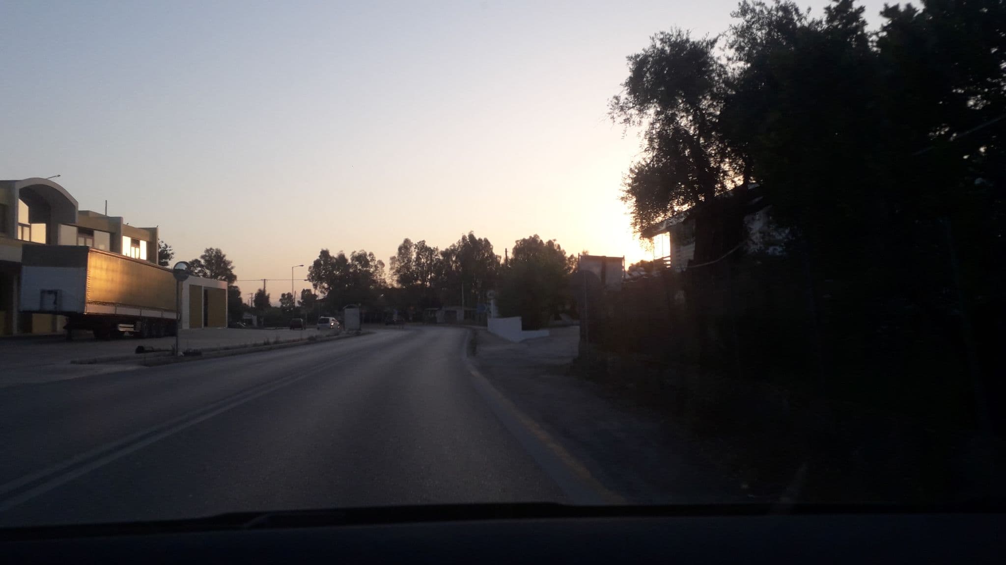 Street view near Sfinakis Pool, Ágios Matthaíos — © dli (CC BY-SA · Mapillary)