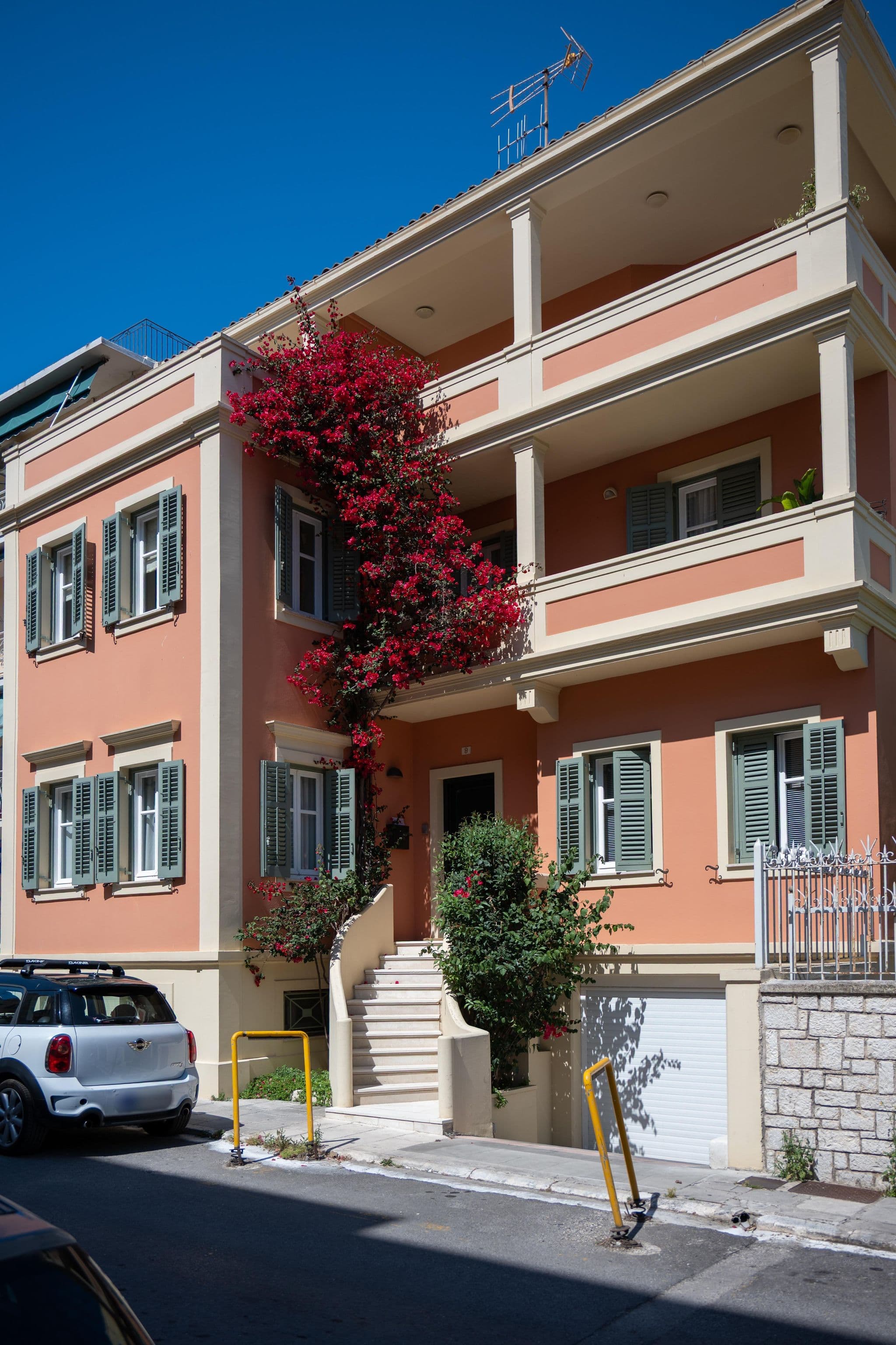 Street view near Magna Greacija, Corfu — © algirdasc (CC BY-SA · Mapillary)