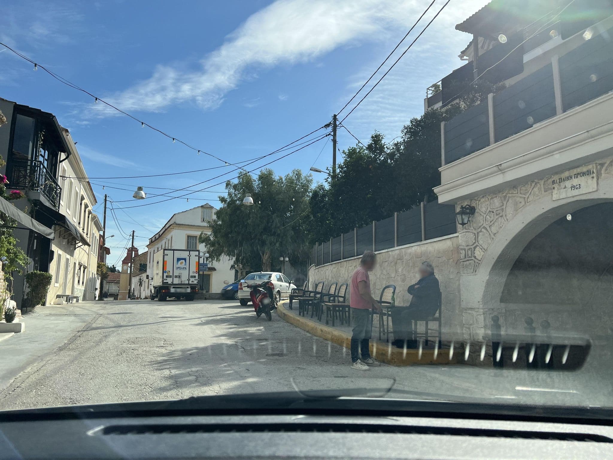 Street view near Gardenos Hotel - Βαρελησ Δ Δαμασκηνοσ, Perivóli — © VMConsulting (CC BY-SA · Mapillary)