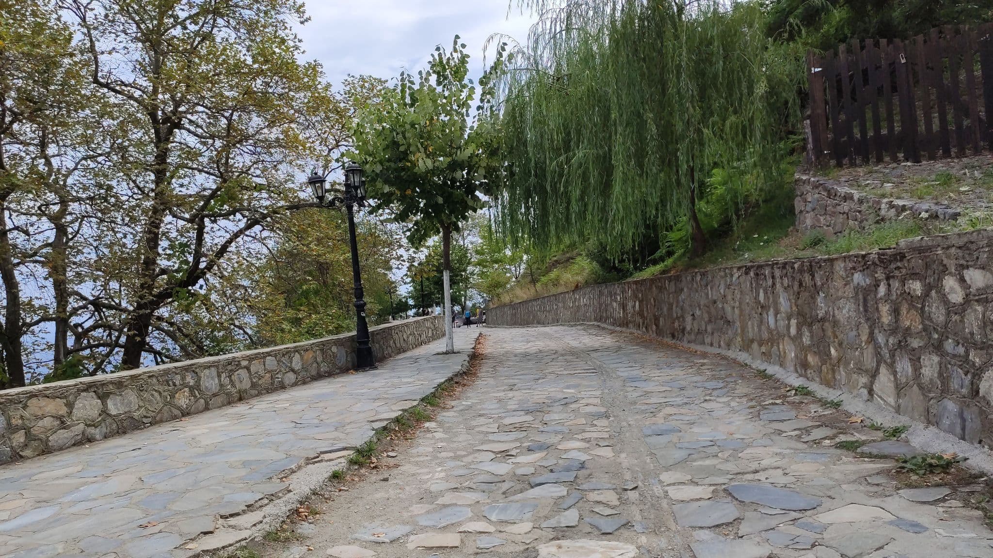Street view near Ξενώνας πολυτελείας «Πάνθεον», Aigáni — © dimitris_berry (CC BY-SA · Mapillary)