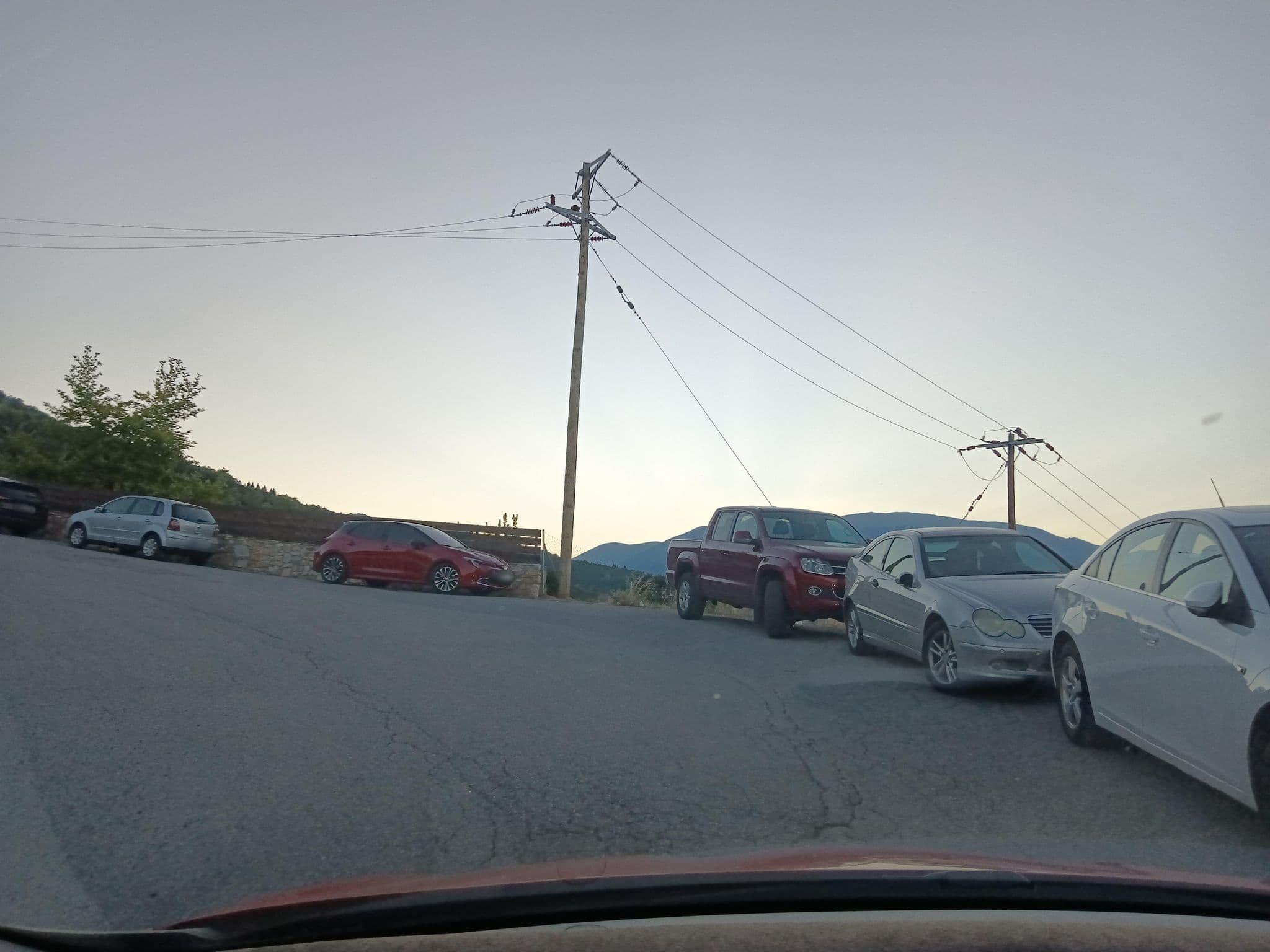 Street view near Πλειάδες, Aigáni — © nglf (CC BY-SA · Mapillary)