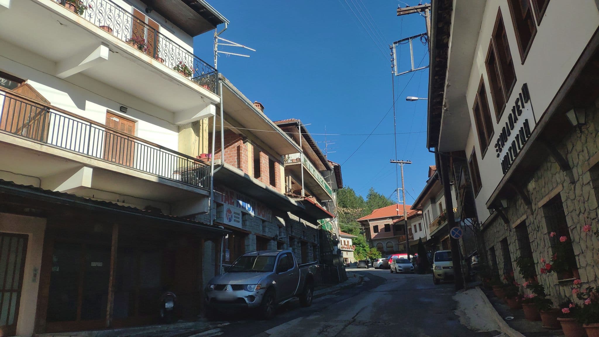 Street view near Hotel Bitounis, Metsovo — © pppetros (CC BY-SA · Mapillary)