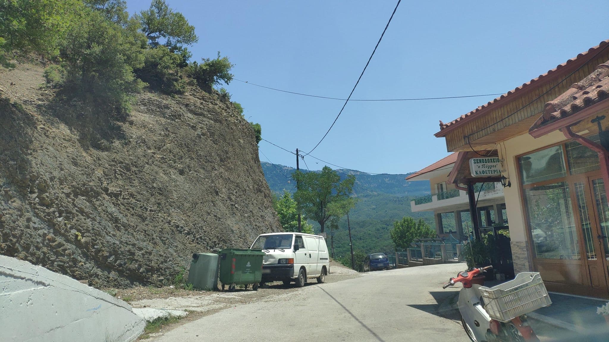 Street view near Ξενοδοχείο Πύργος, Kompóti — © pppetros (CC BY-SA · Mapillary)