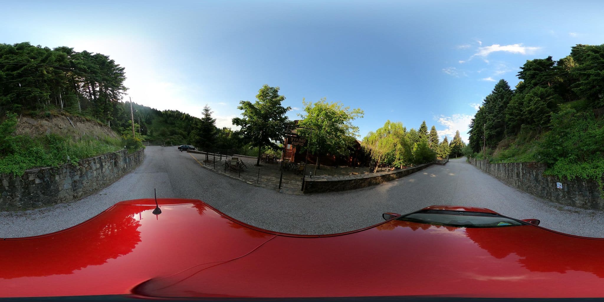 Street view near Ξύλινο Χωριό, Piáleia — © nglf (CC BY-SA · Mapillary)