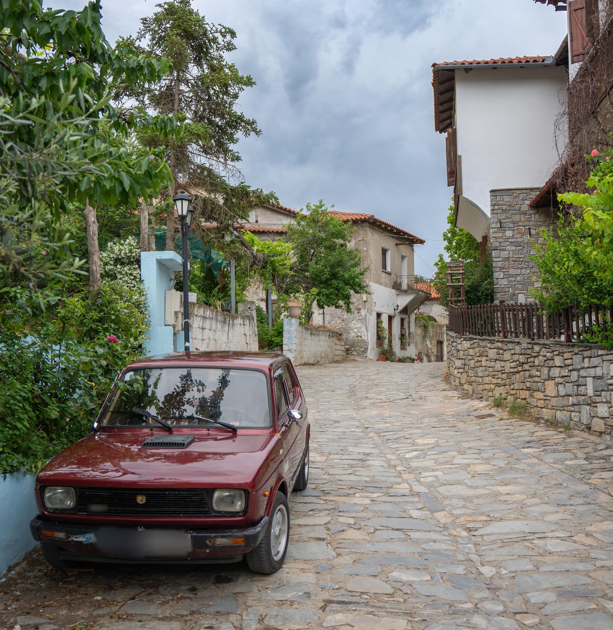Street view near 9 Mouses, Gónnoi — © algirdasc (CC BY-SA · Mapillary)