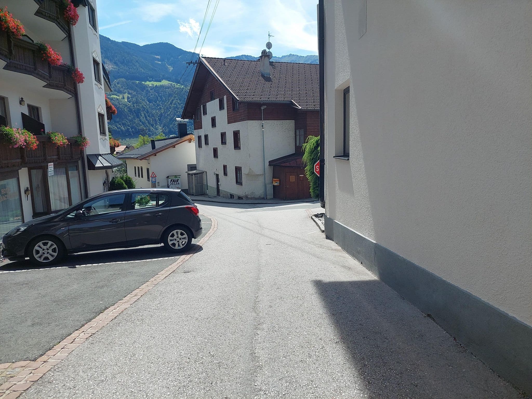 Street view near Jenbacher Hof, Jenbach — © viavista (CC BY-SA · Mapillary)