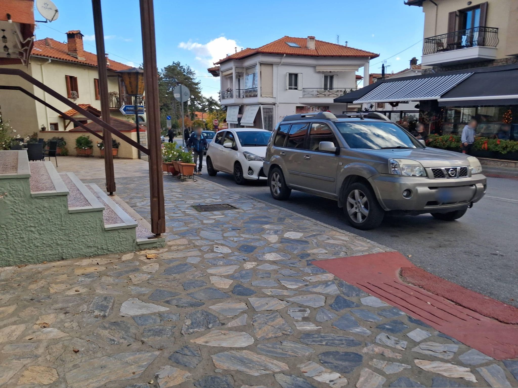 Street view near Hotel Mirto Litohoro, Litóchoro — © karitsa_street_view2 (CC BY-SA · Mapillary)