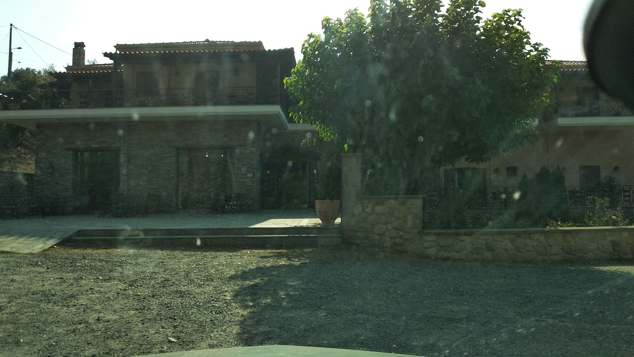 Street view near Hotel'Ntellas@Kalampaka, Kastráki — © wazer (CC BY-SA · Mapillary)