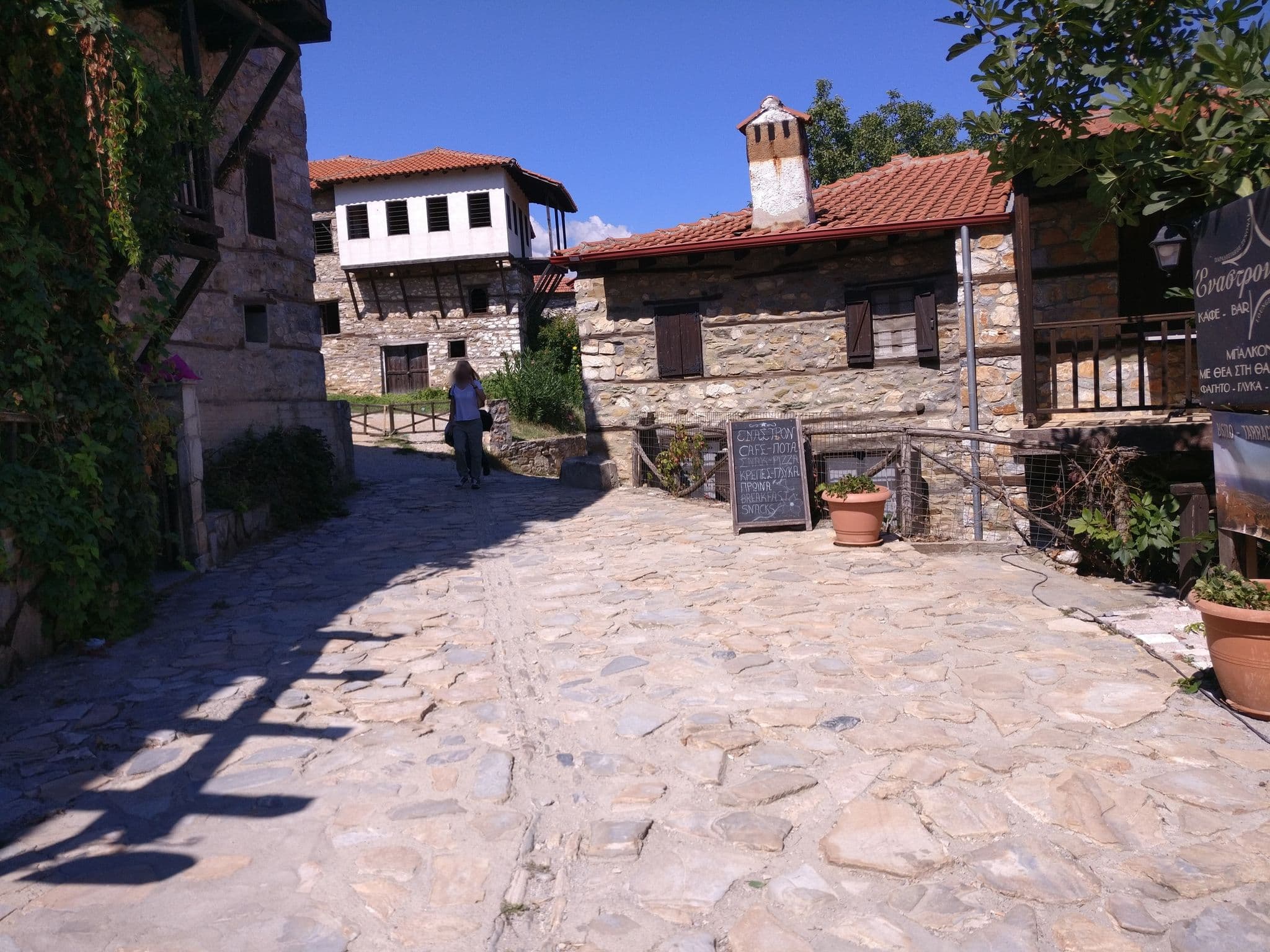 Street view near Έναστρον, Aigáni — © webstor (CC BY-SA · Mapillary)