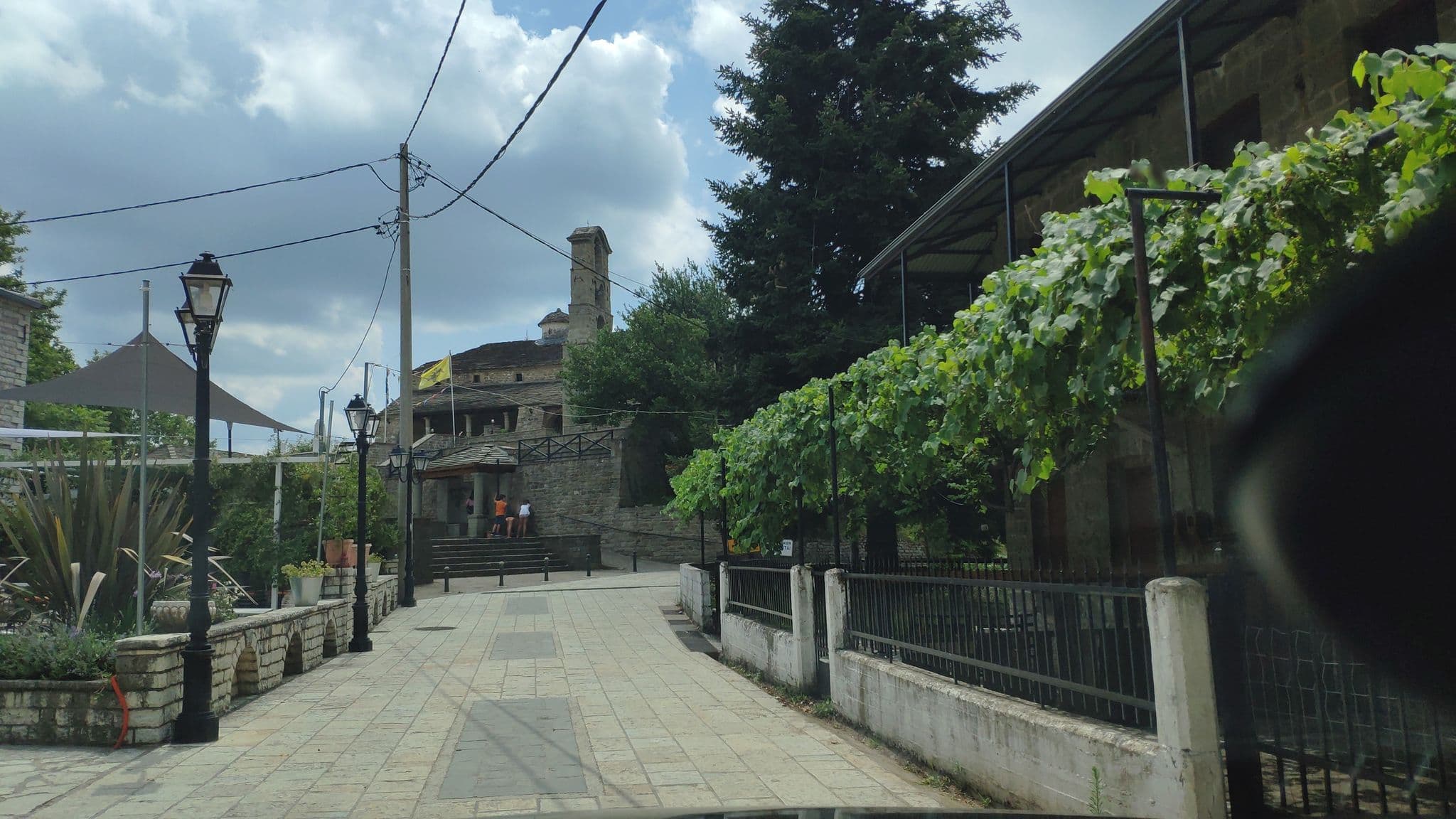 Street view near Νησίστα (Nisista), Grammenítsa — © pppetros (CC BY-SA · Mapillary)
