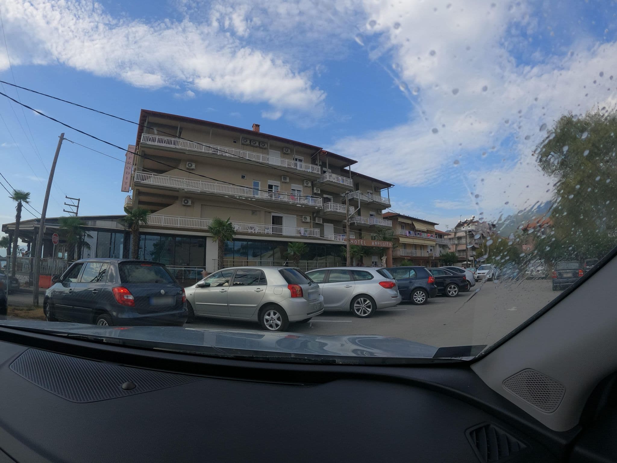 Street view near Hotel Platanos, Leptokaryá — © borovac (CC BY-SA · Mapillary)