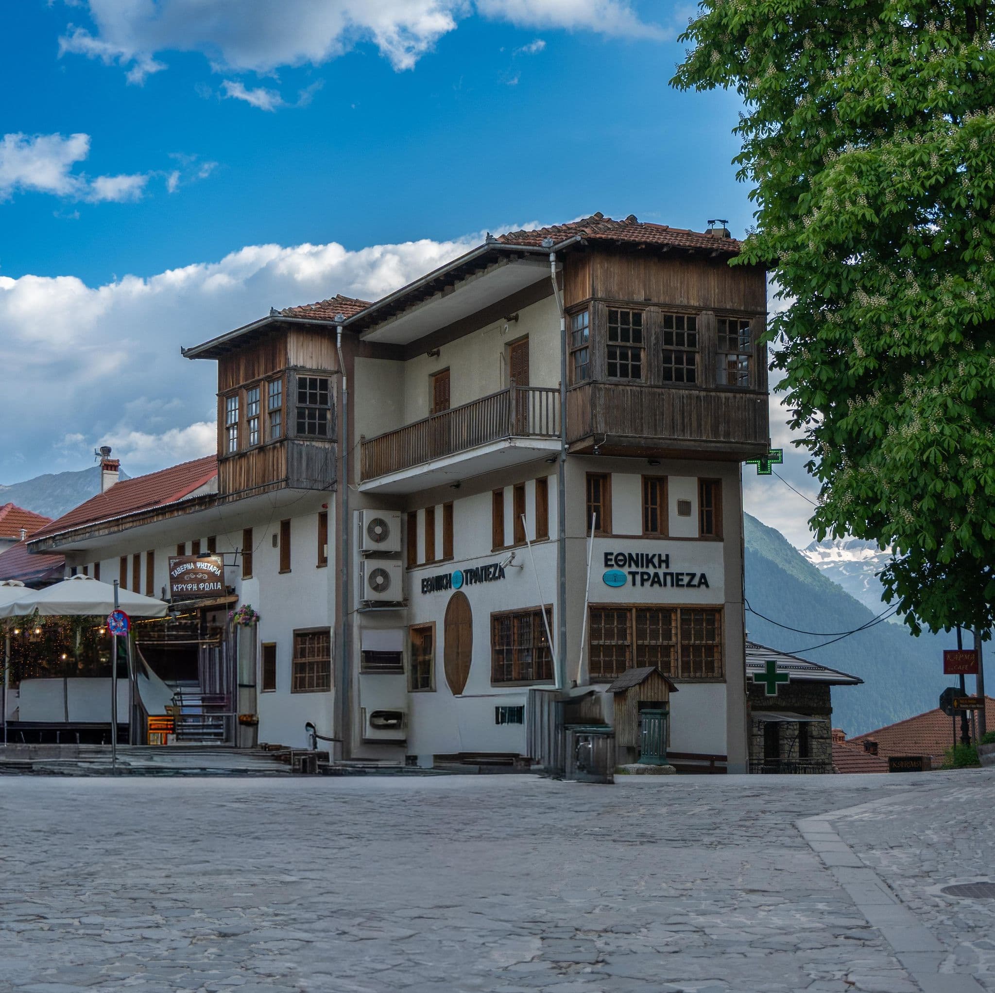 Street view near Galaxias Hotel, Metsovo — © algirdasc (CC BY-SA · Mapillary)