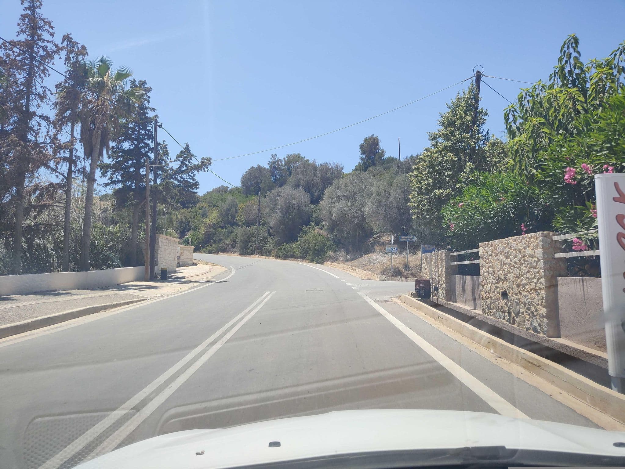 Street view near Mear Luxury Apartments and Studios, Palaióchora — © stefan4614 (CC BY-SA · Mapillary)