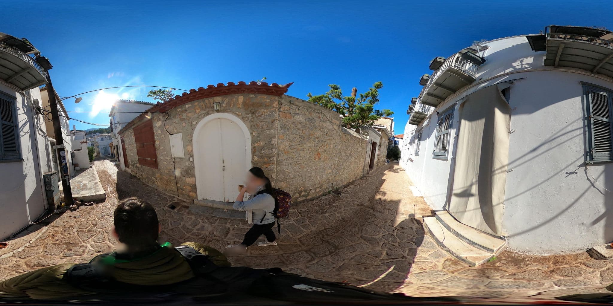 Street view near Ξενοδοχείο Αμαρυλλίς Ύδρα, Ýdra — © thompsondt (CC BY-SA · Mapillary)