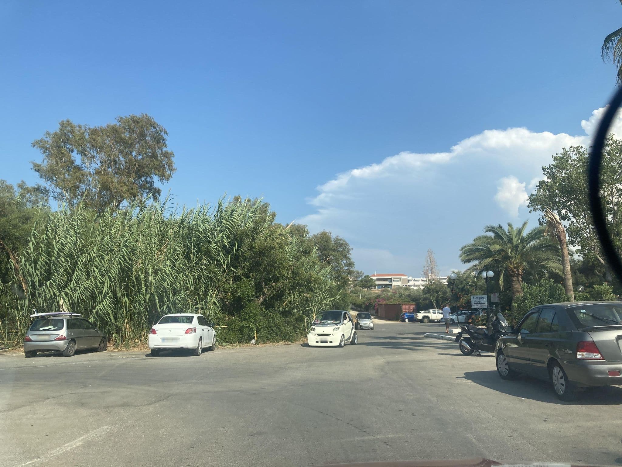 Street view near Iris Boutique And Suites, Darátsos — © fod (CC BY-SA · Mapillary)