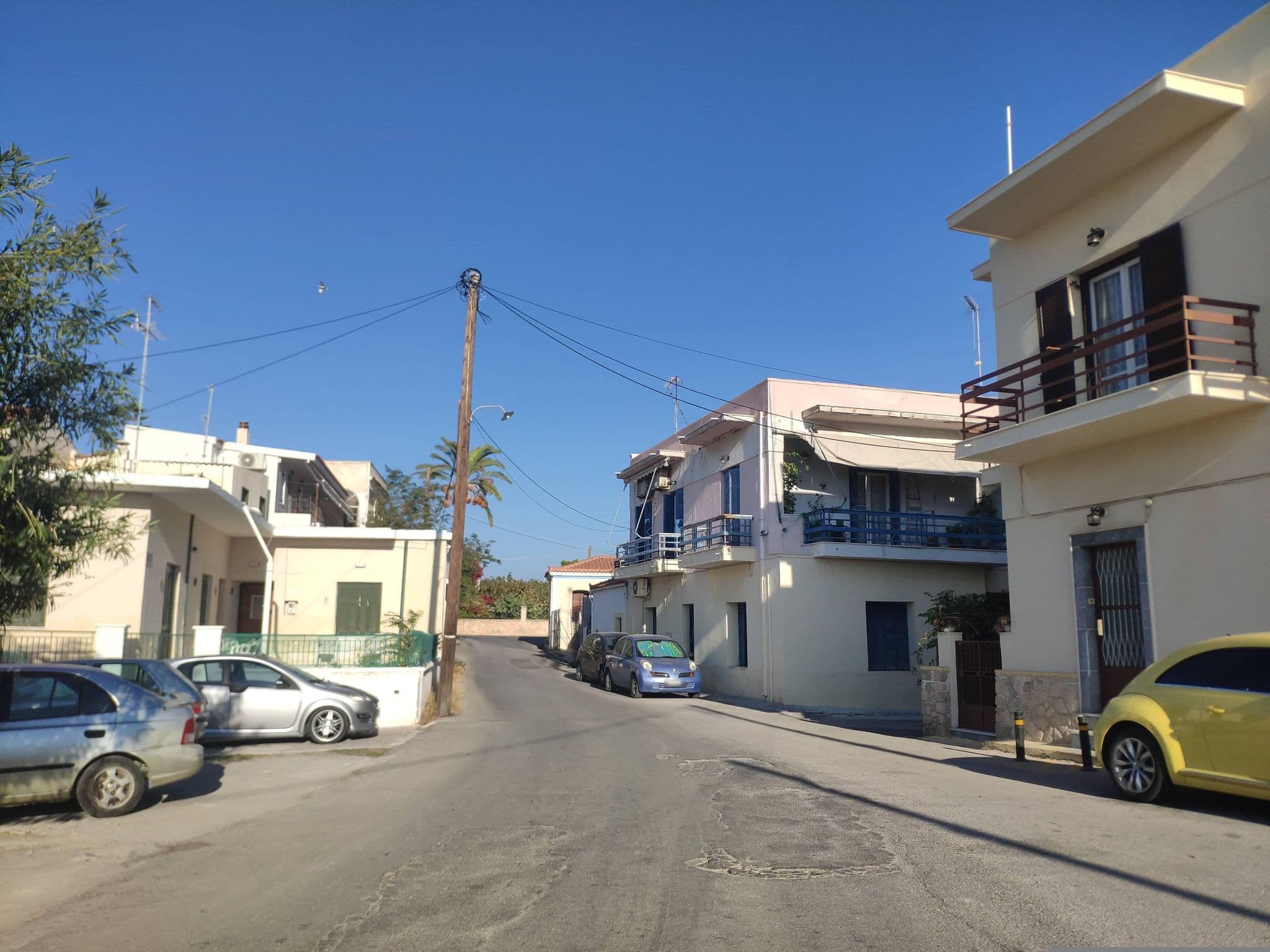 Street view near Plaza Ulrika Hotel, Aegina — © pppetros (CC BY-SA · Mapillary)