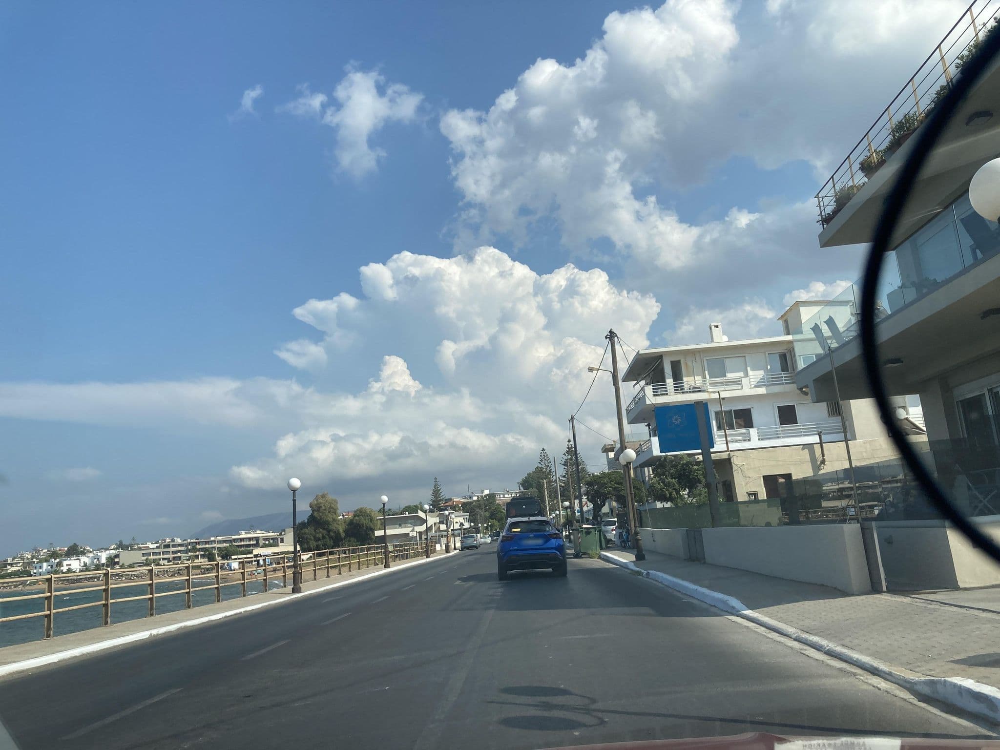 Street view near Doreen Suites, Darátsos — © fod (CC BY-SA · Mapillary)
