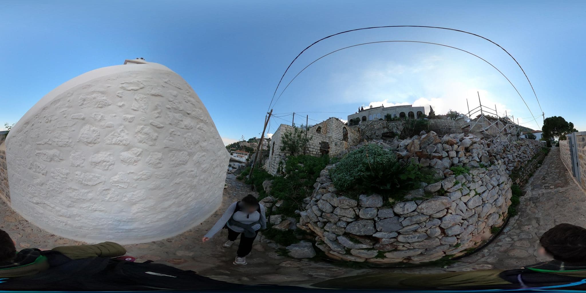Street view near Onos Residence, Ýdra — © thompsondt (CC BY-SA · Mapillary)