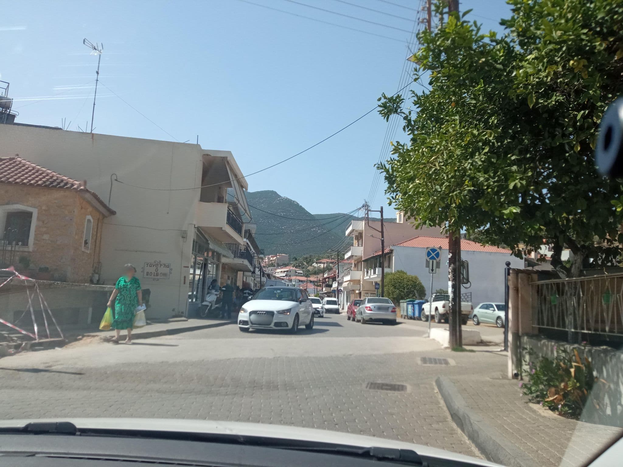 Street view near Aristotelis Hotel, Palaiá Epídavros — © George_210 (CC BY-SA · Mapillary)