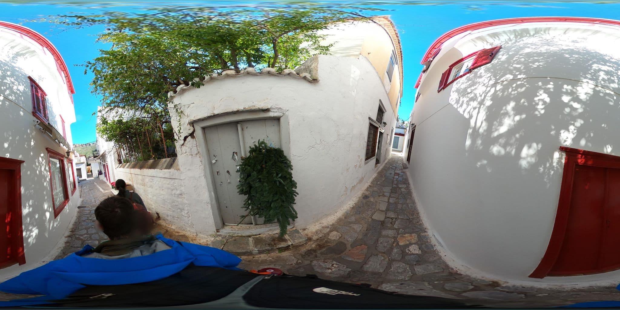 Street view near Central, Ýdra — © thompsondt (CC BY-SA · Mapillary)