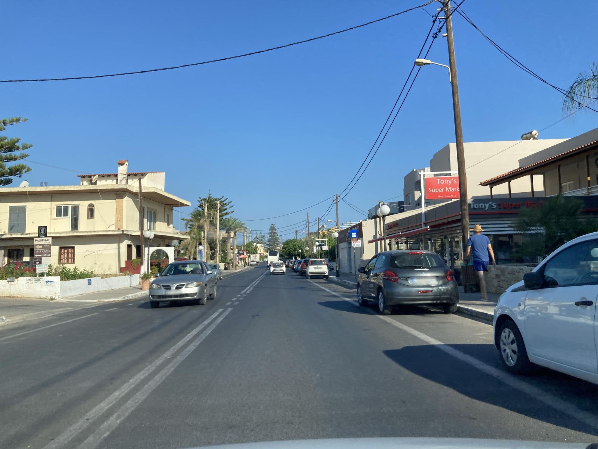 Street view near Marine Claire, Galatás — © fod (CC BY-SA · Mapillary)