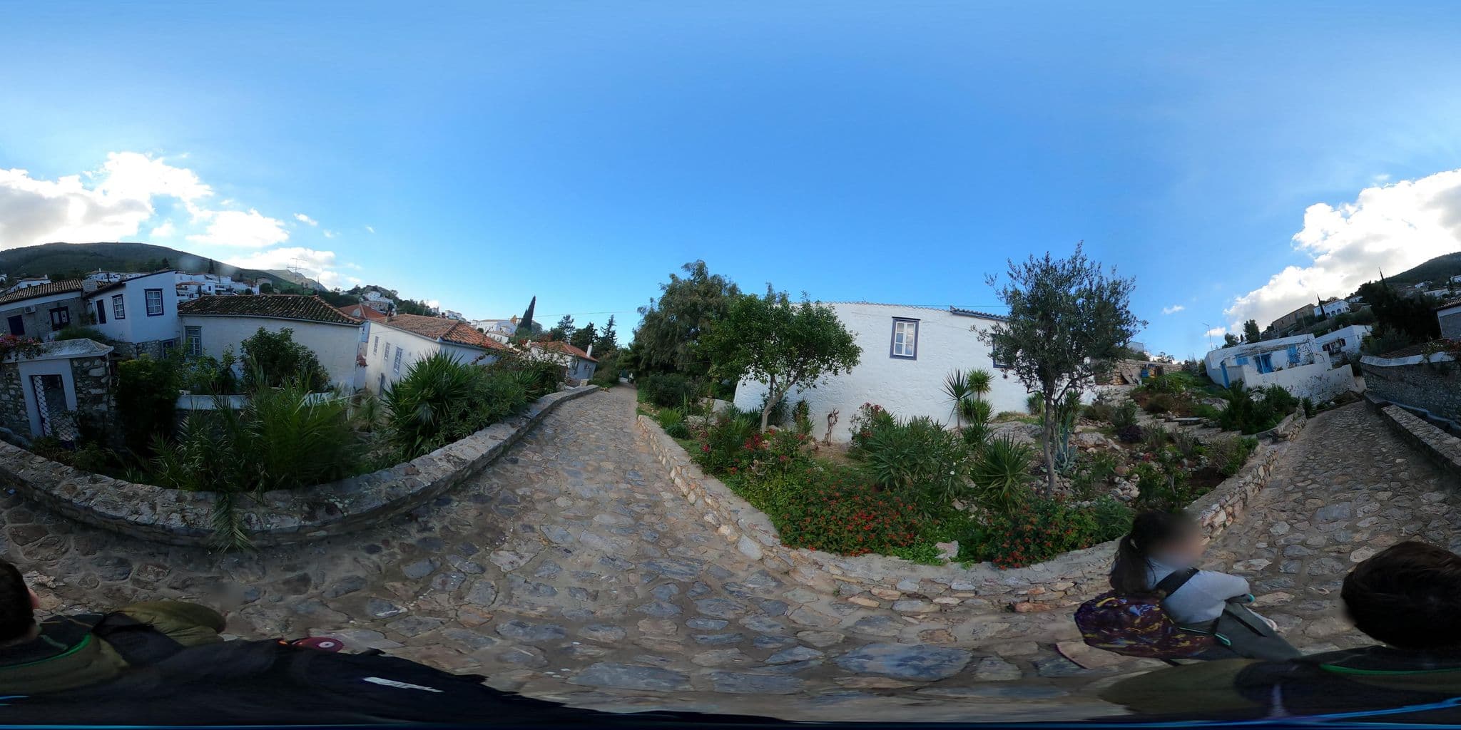 Street view near maria's appartment, Ýdra — © thompsondt (CC BY-SA · Mapillary)