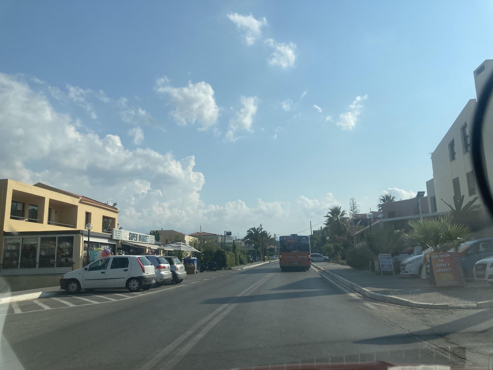 Street view near Semiramis Suites, Darátsos — © fod (CC BY-SA · Mapillary)